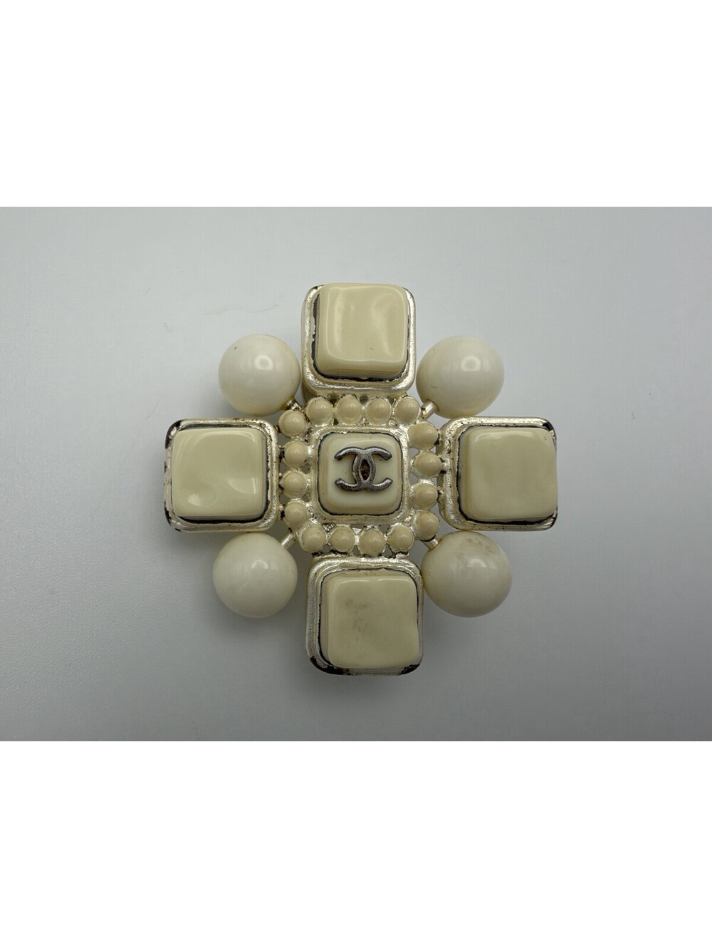 Authentic Chanel Vintage Maltese Cross Gripoix CC Logo Pendant Pin Brooch